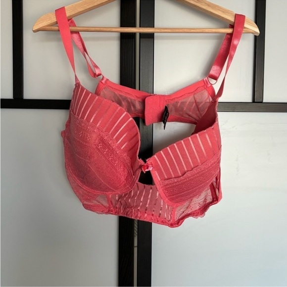 Secret Lace pink bra un padded. Size 44C - Picture 4 of 10